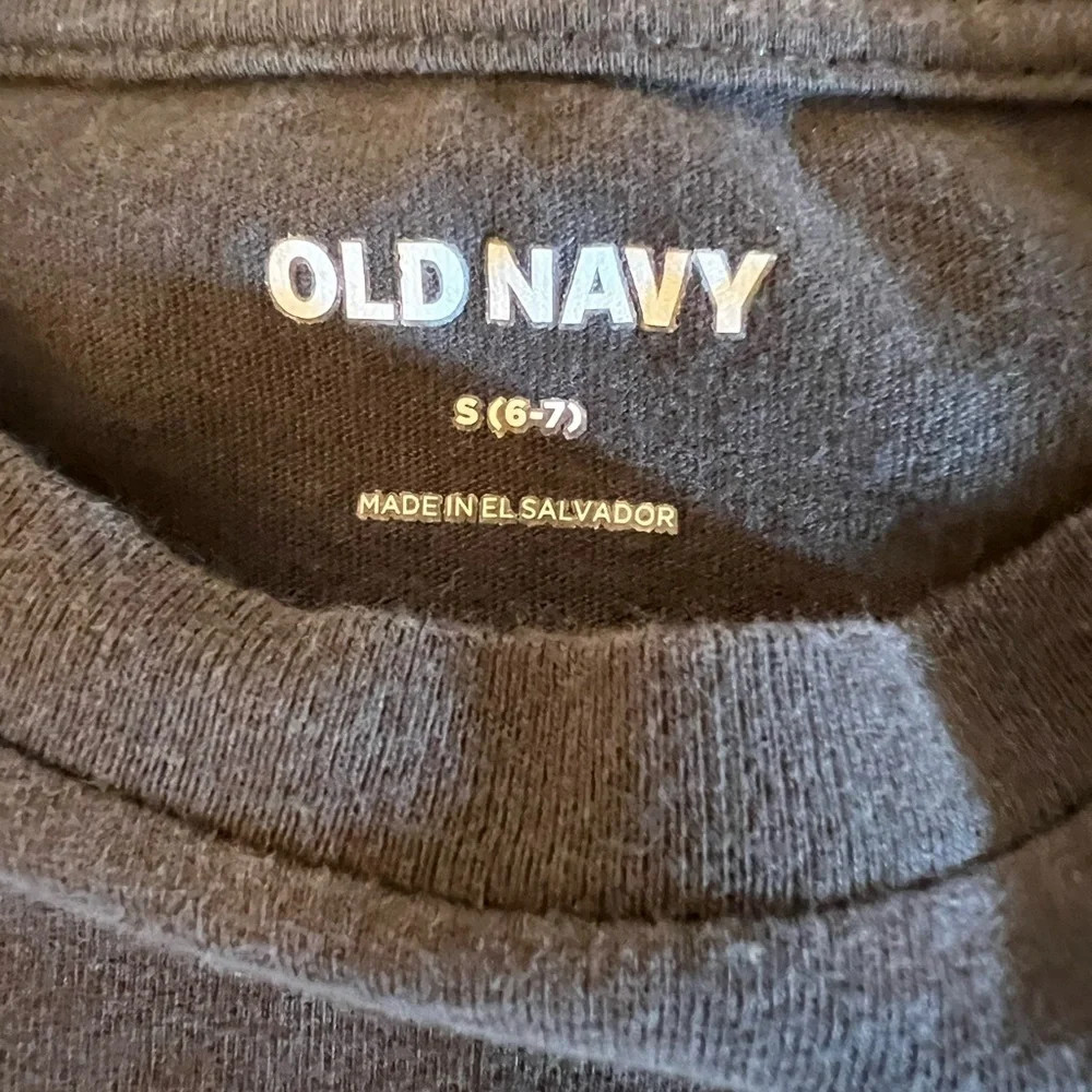 OLD NAVY GREY SIZE 6-7 & MINECRAFT NAVY SIZE 5-6 GRAPHIC VIDEO GAMERS T-SHIRTS